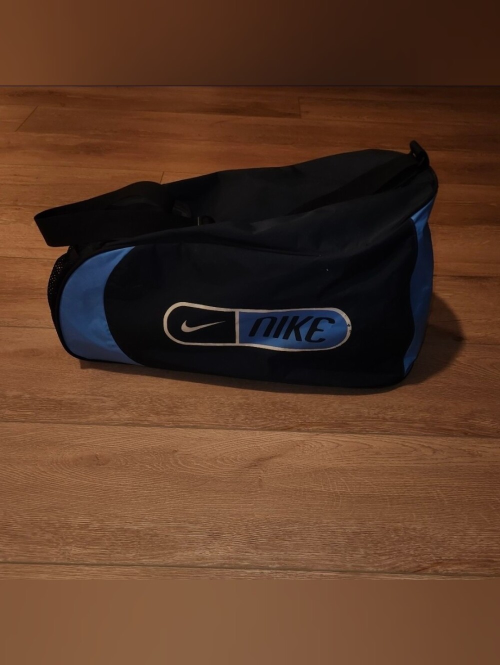 Vintage Y2K Nike Light & Navy Blue Athletic Duffle Bag Red Tage Like New Conditi